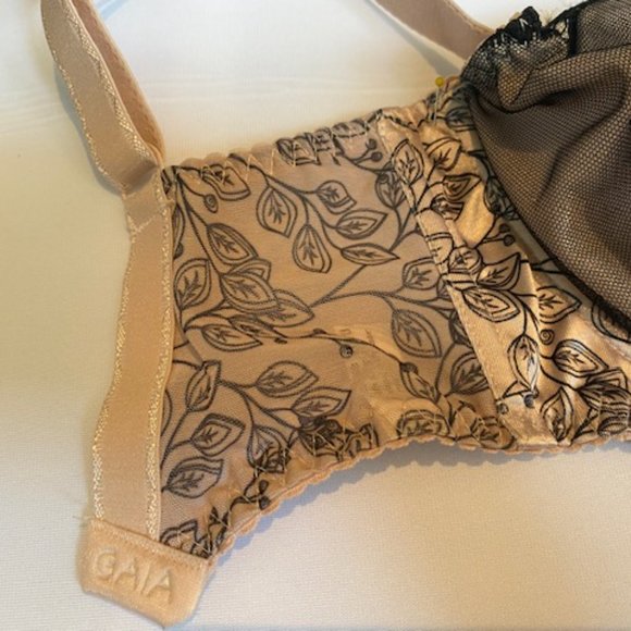 Underwire Balconette Sheer Mesh Bra - Picture 4 of 6